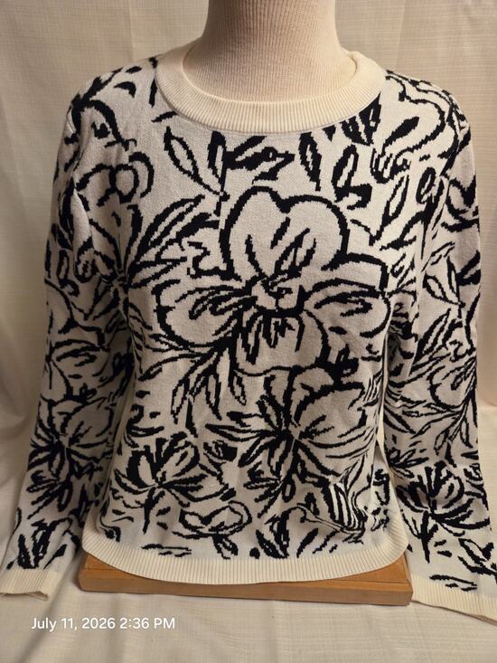 Tahari Tops - Tahari Women's XL White/Black Floral Knit Crew Neck Pullover Sweater Long Sleeve